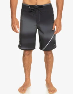 QUIKSILVER BOARDSHORTS SURFSILK NEW WAVE 20" BLACK