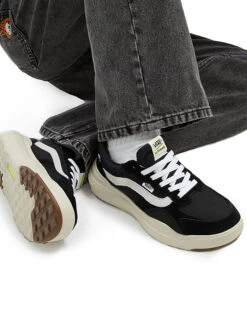 VANS ULTRARANGE NEO VR3 SHOES BLACK -Ride The Boards vans scarpe ultrarange neo vr3 black 2