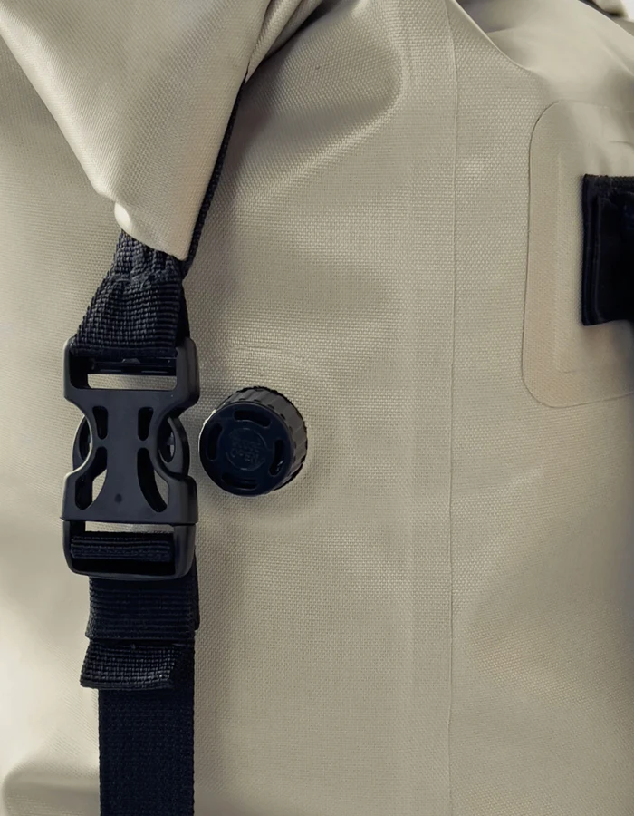 VISSLA ICE SEAS COOLER 24L DRY BACKPACK KHAKI 3 VISSLA ICE SEAS COOLER 24L DRY BACKPACK KHAKI - Image 3